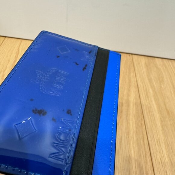 MCM Patricia Monogrammed Patent Leather Card Holder Wallet Neon Cobalt Blue - Picture 6 of 6